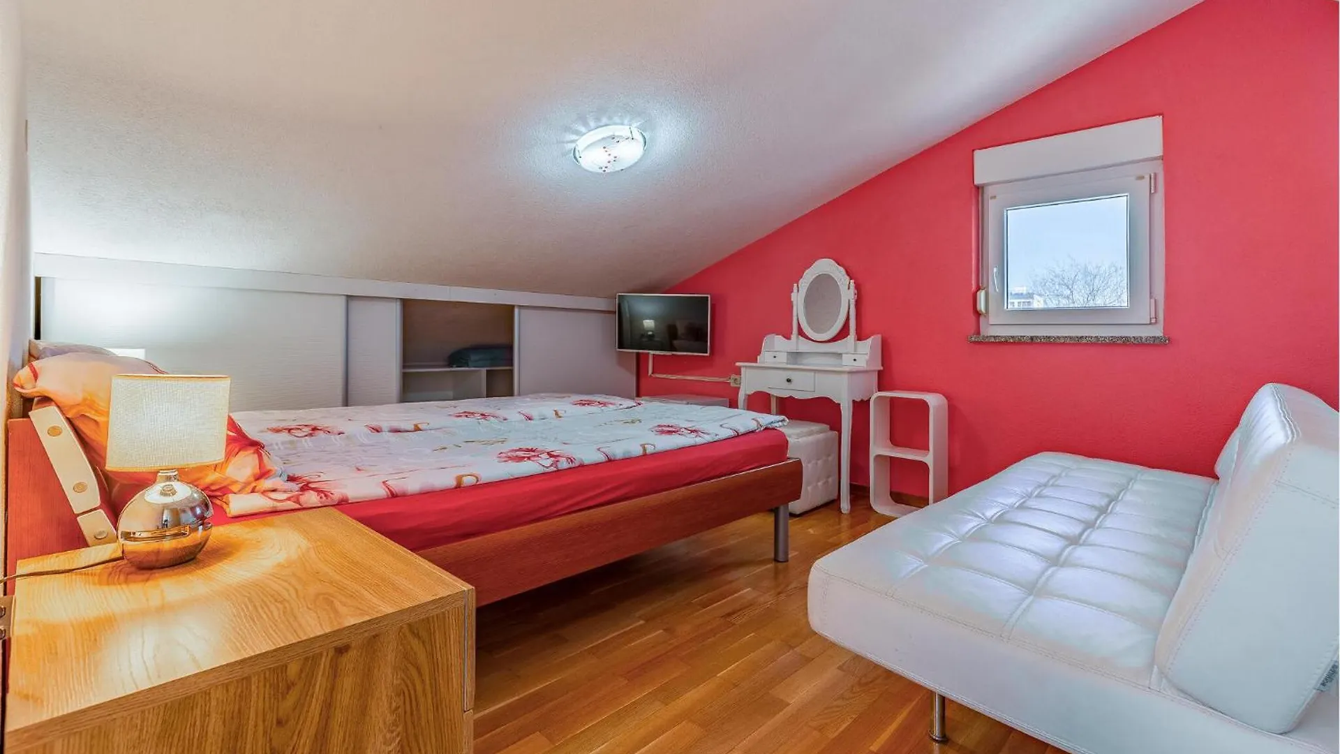 5 Bedroom Amazing Home In Medulin
