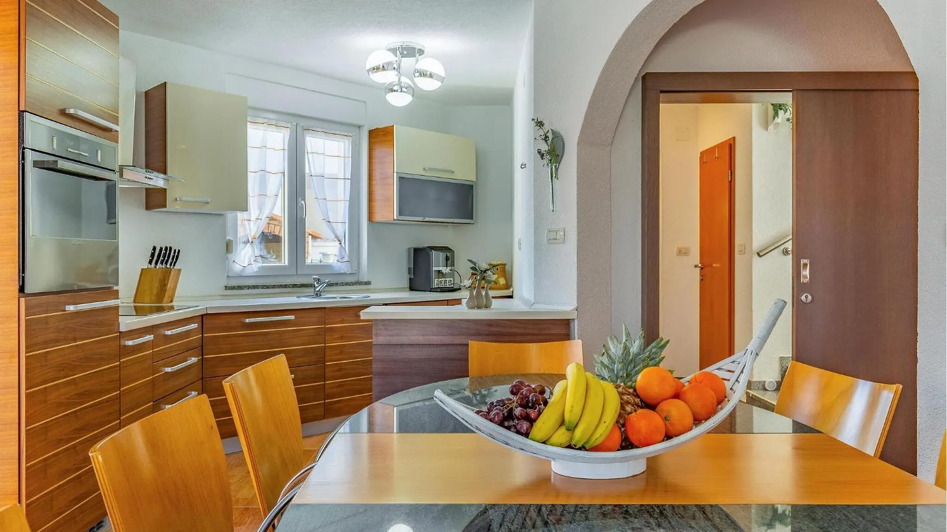 Holiday home 5 Bedroom Amazing Home In Medulin