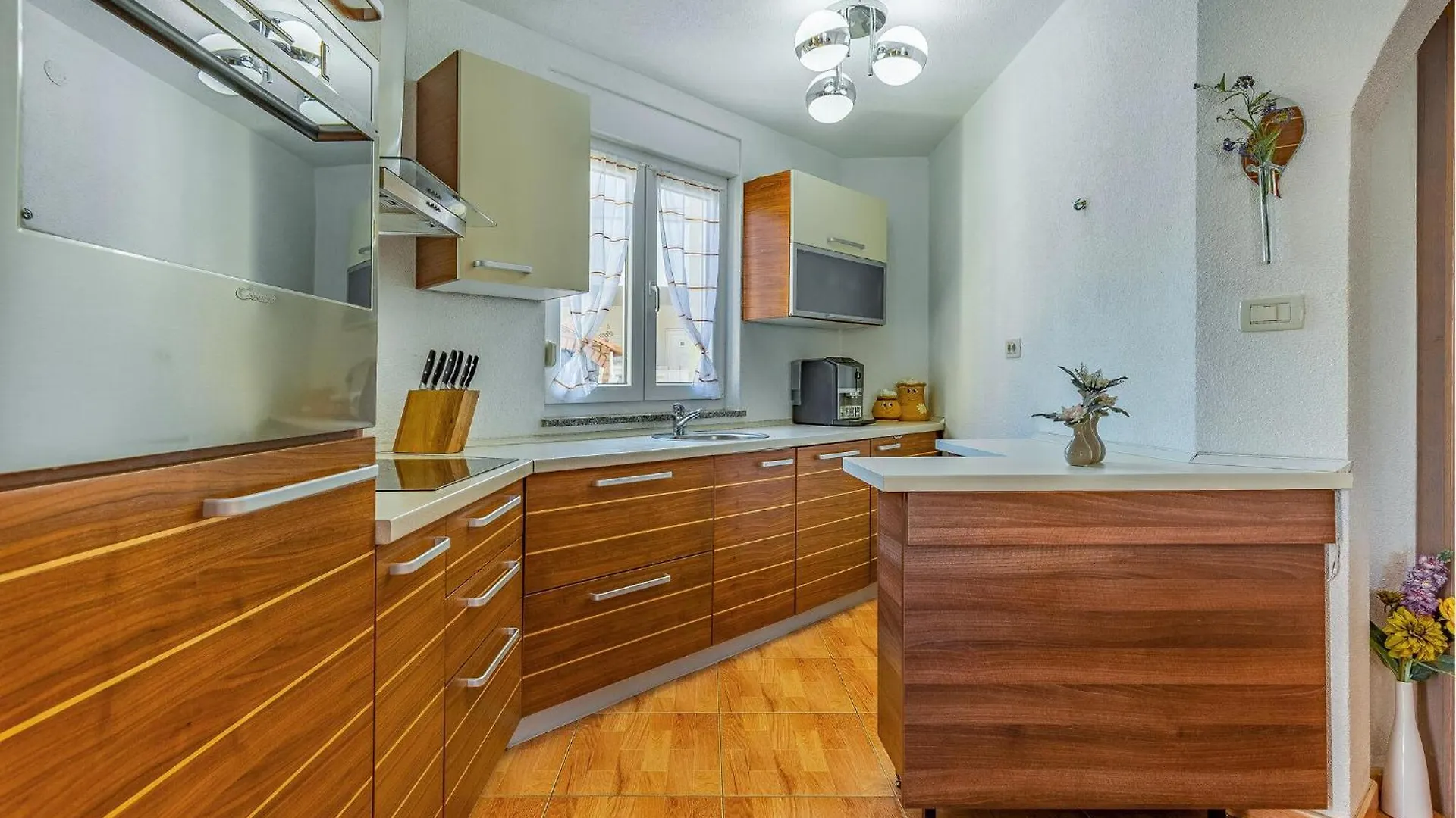 Holiday home 5 Bedroom Amazing Home In Medulin