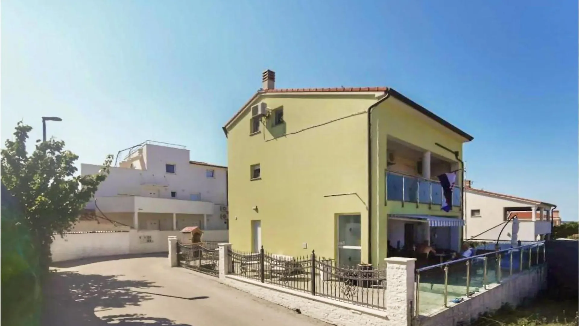 Holiday home 5 Bedroom Amazing Home In Medulin